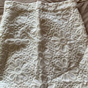 Ladies embroidered white skirt only worn 1 time.